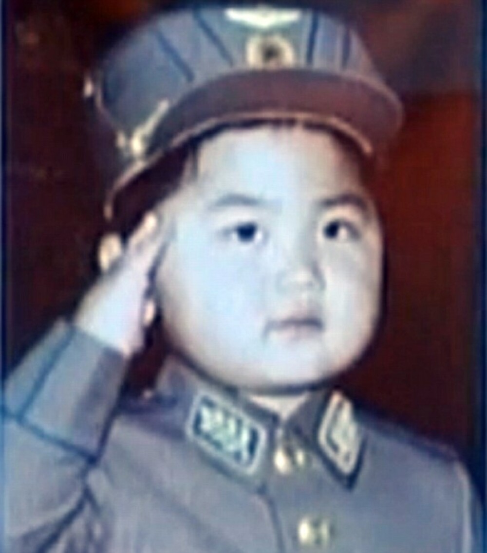Cum arata in copilarie unul dintre cei mai temuti lideri din lume. Pozele au fost publicate in premiera - Imaginea 1