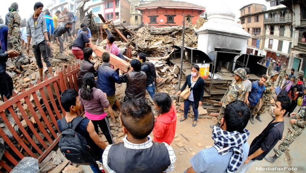 Cutremurul din Nepal: peste 2.540 de morti si 4.600 de raniti. Care este starea celor 28 de romani localizati de MAE - Imaginea 4