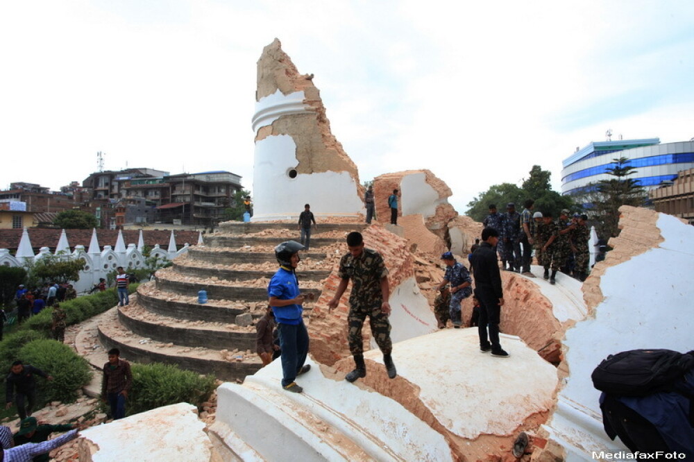Cutremurul din Nepal: peste 2.540 de morti si 4.600 de raniti. Care este starea celor 28 de romani localizati de MAE - Imaginea 2