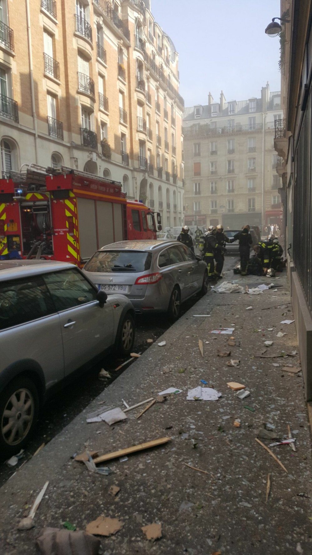 Explozie uriasa in centrul Parisului. Bilantul ranitilor a ajuns la 17, dintre care 11 sunt pompieri. FOTO - Imaginea 1