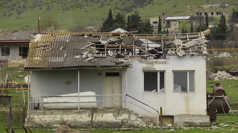 VIDEO. Capitala regiunii Nagorno-Karabah, bombardată de forțele azere - Imaginea 4