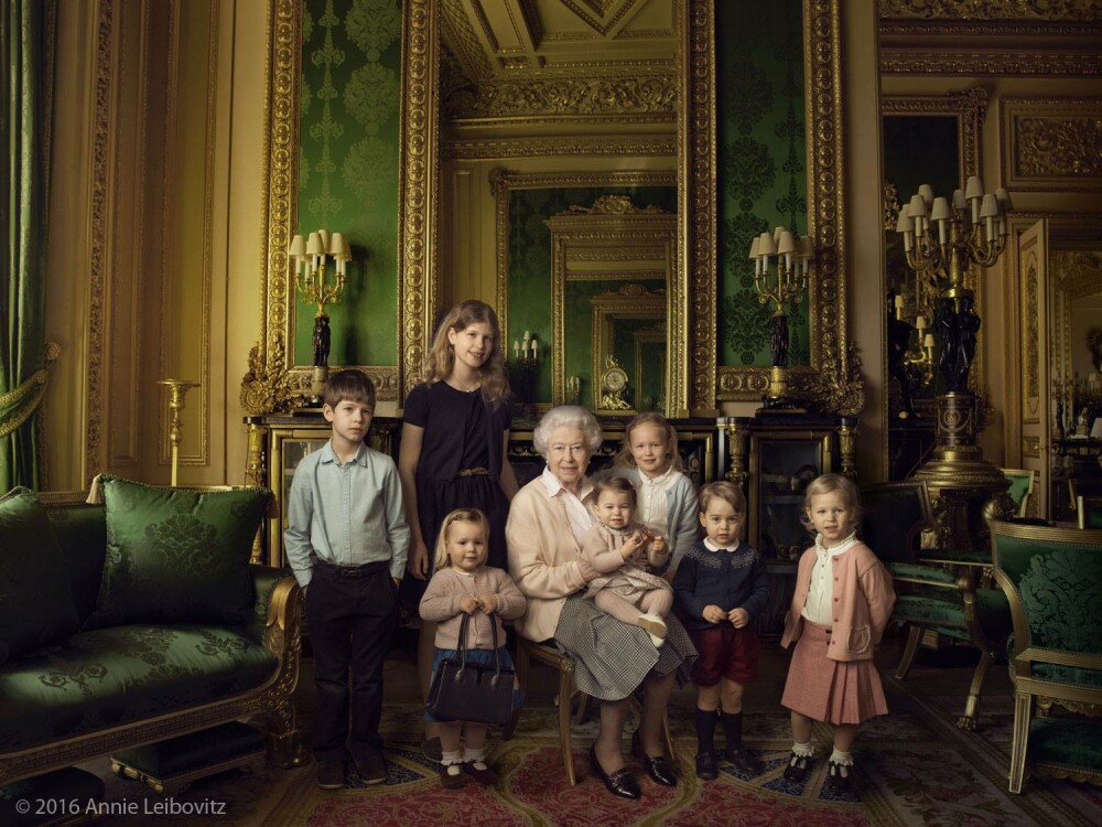 Regina Elisabeta a II-a a Marii Britanii a implinit 90 de ani. Fotografii din arhiva personala, prezentate la BBC - Imaginea 1