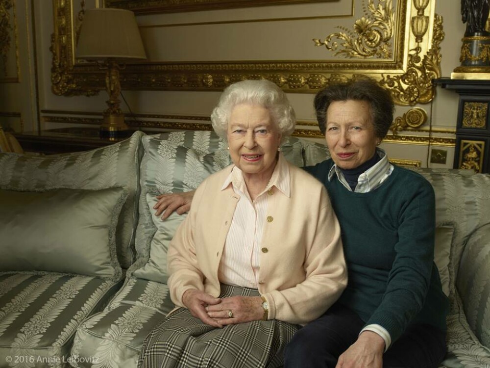Regina Elisabeta a II-a a Marii Britanii a implinit 90 de ani. Fotografii din arhiva personala, prezentate la BBC - Imaginea 2
