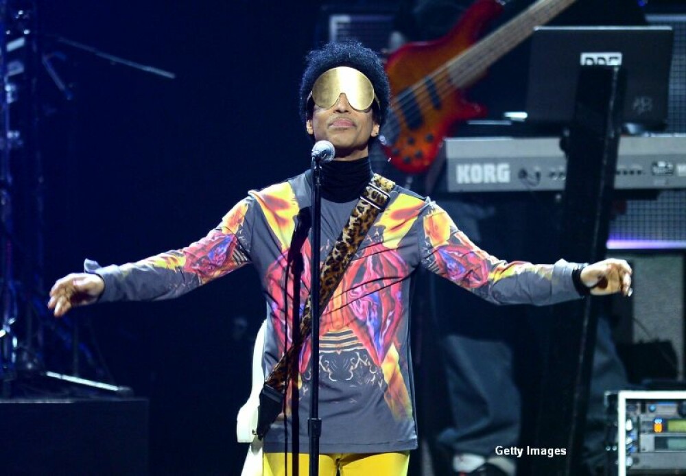 Cariera legendei Prince, in imagini. 100 de milioane de albume vandute, sapte premii Grammy si un Oscar. GALERIE FOTO - Imaginea 9