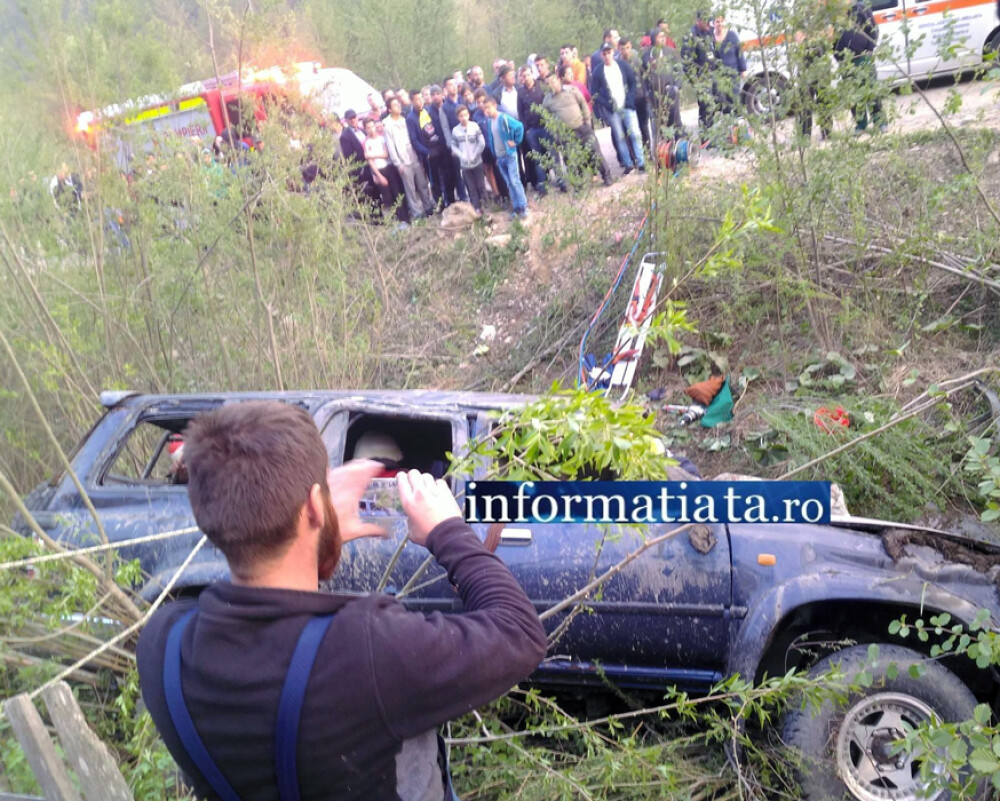 Accident cu un mort si opt raniti, pe un drum comunal din Suceava. PLANUL ROSU a fost activat - Imaginea 3