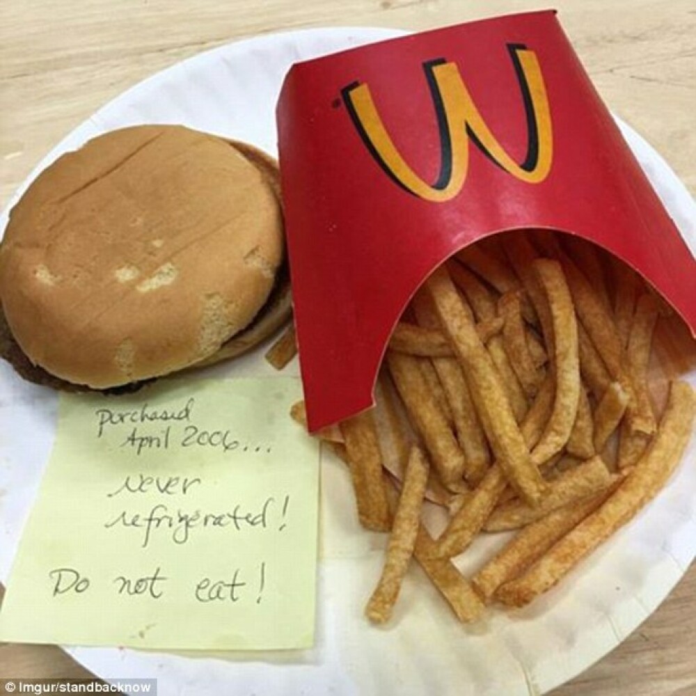 A cumparat un meniu de la McDonald's si l-a pastrat timp de 10 ani, iar acum a postat online poza lui. 