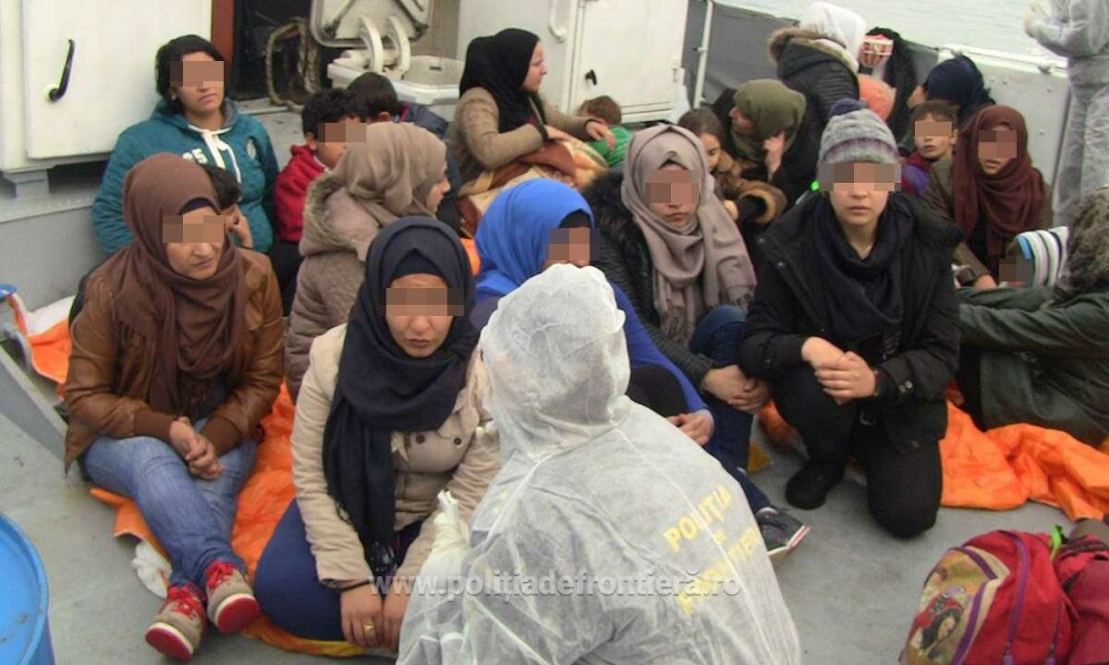 Acuzatii grave. Salvatorii din Marea Mediterana spun ca Europa ca ii lasa pe refugiati sirieni sa se inece - Imaginea 2