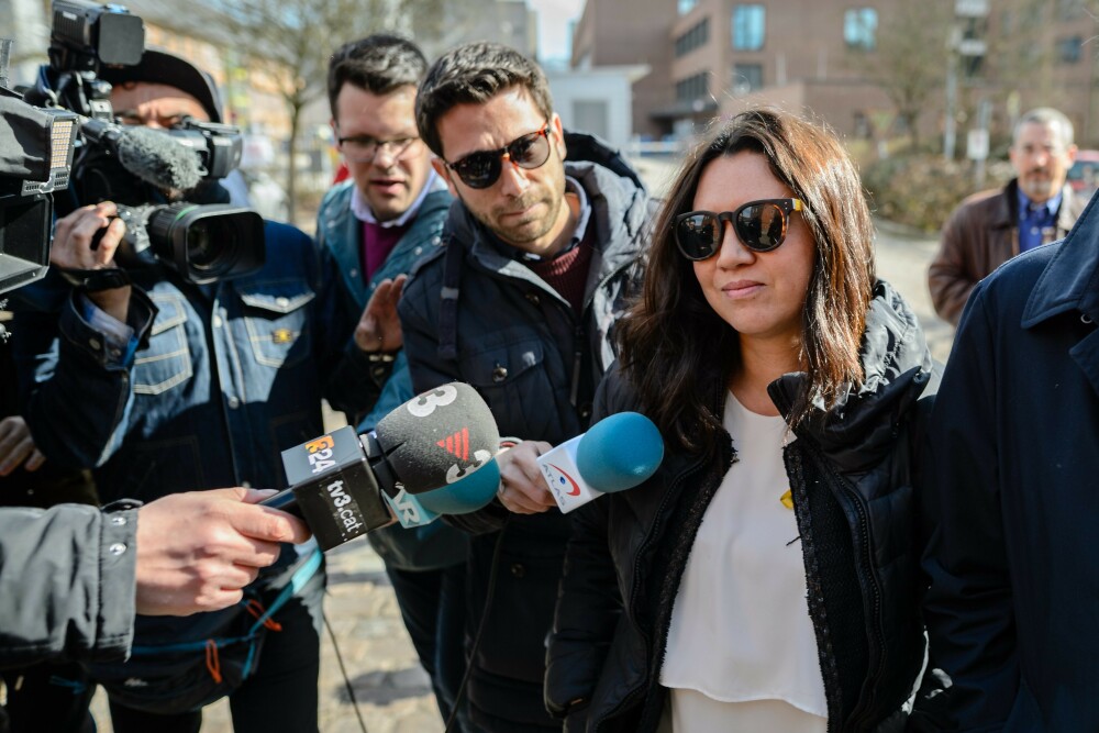 Nou mandat european de arestare, emis pe numele lui Puigdemont. Ce a spus soţia sa româncă - Imaginea 5