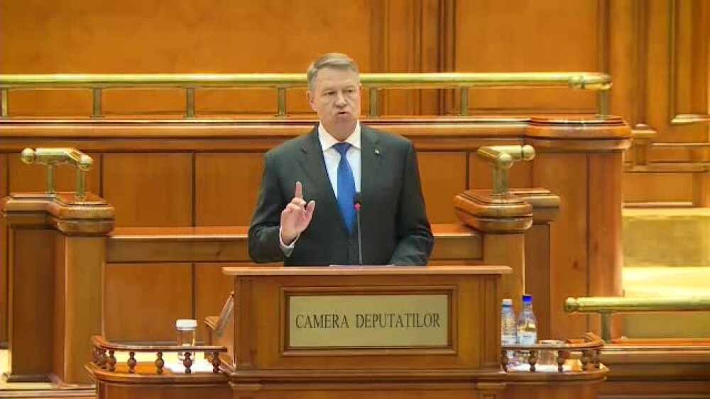 Iohannis, aplaudat și huiduit în Parlament, în ședința solemnă. Dăncilă: ”Îmi cer scuze” - Imaginea 6