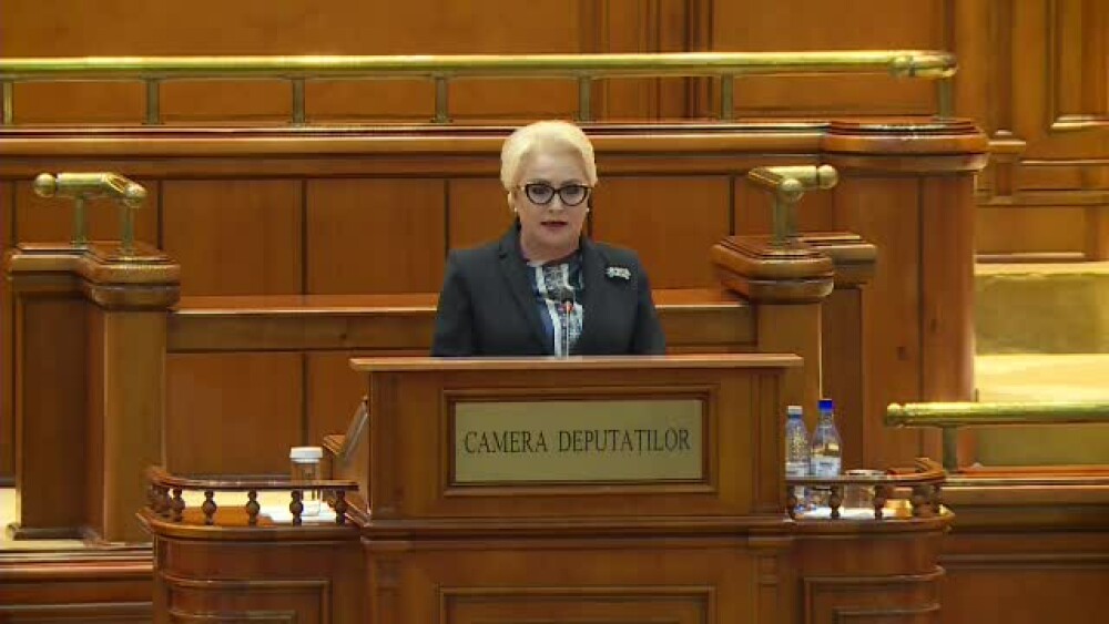 Iohannis, aplaudat și huiduit în Parlament, în ședința solemnă. Dăncilă: ”Îmi cer scuze” - Imaginea 13