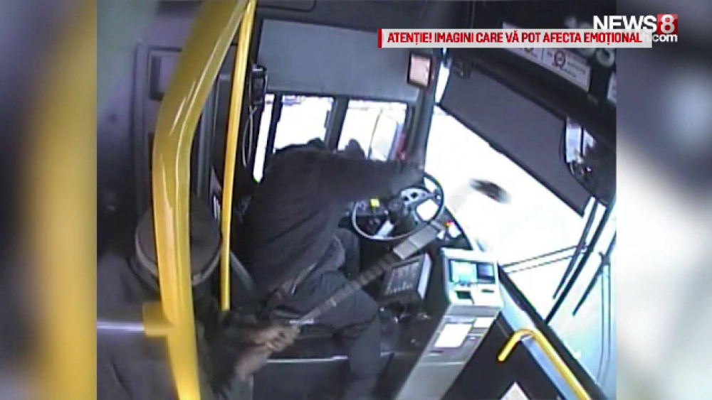Motivul pentru care un șofer de autobuz atacat de un călător a fost concediat - Imaginea 1