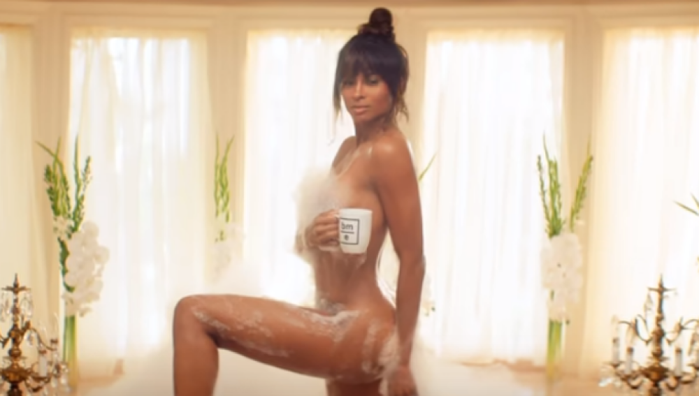 Ciara apare complet goală în cel mai recent videoclip. Dans provocator într-o vilă luxoasă - Imaginea 1