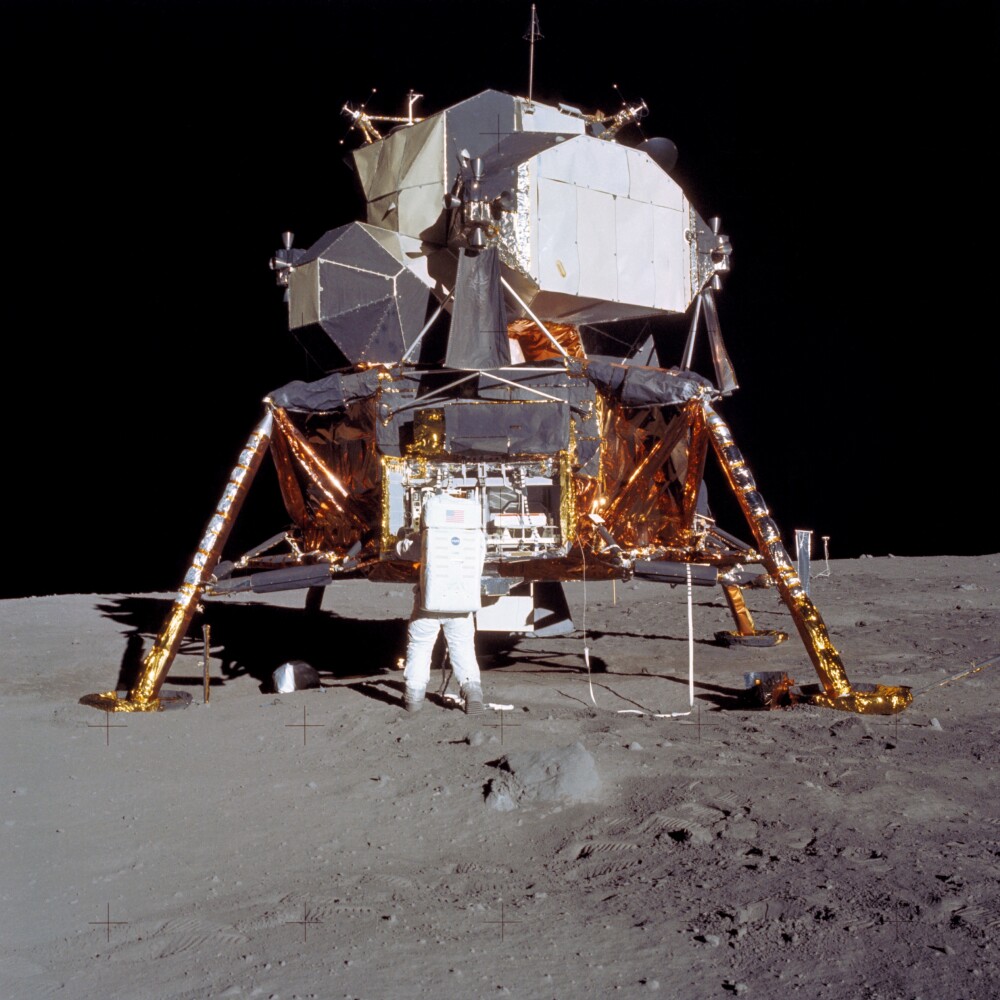 Motivul pentru care NASA va trimite o misiune după sacii de gunoi lăsaţi pe Lună - Imaginea 15