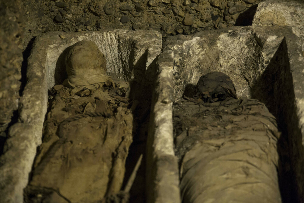 Premieră în istoria televiziunii. Sarcofag misterios, de 3000 de ani, deschis LIVE la TV - Imaginea 5