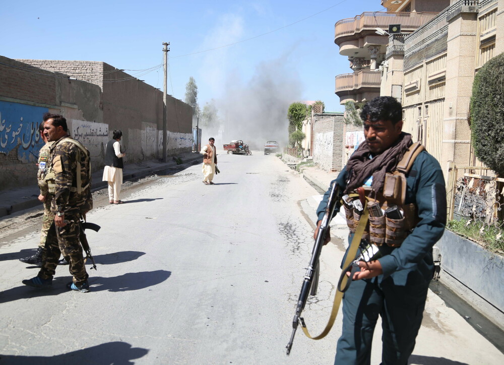 Explozii puternice în Afganistan. Sunt mai mulți morţi şi răniţi. GALERIE FOTO - Imaginea 2