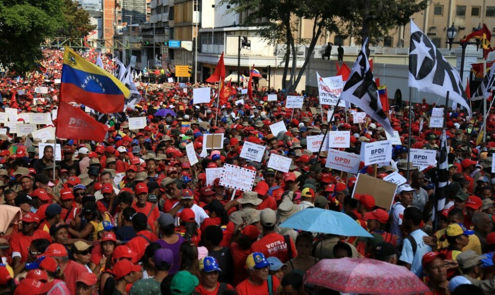 Nicolas Maduro cere „sprijin și asistență” pentru rezolvarea crizei din Venezuela. FOTO - Imaginea 6