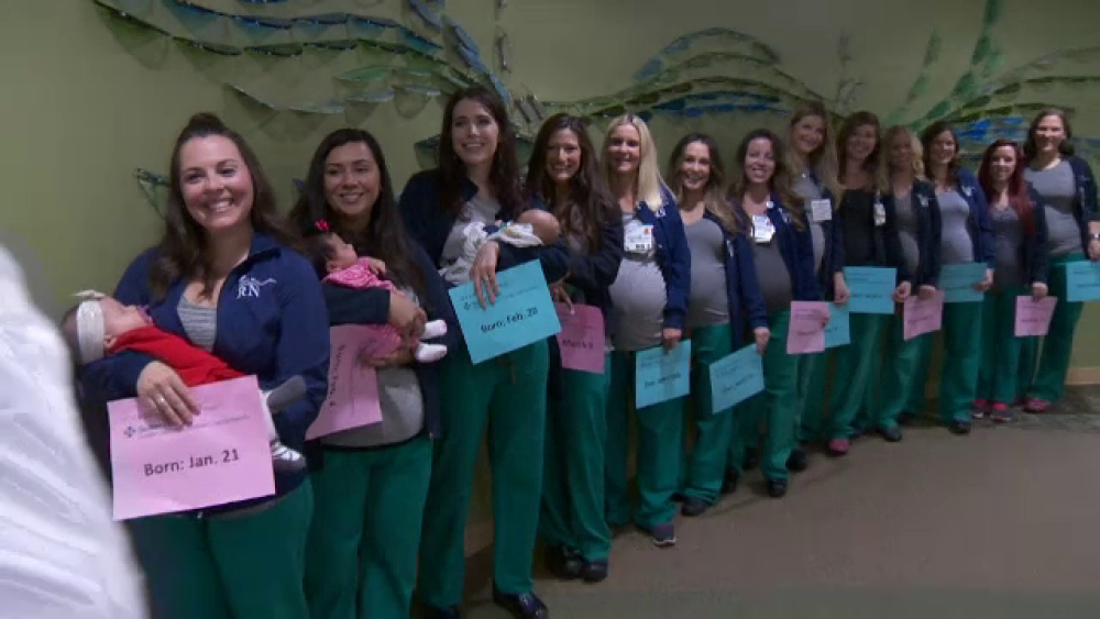 Cum au ajuns 10 angajate de la un spital să fie însărcinate în același timp: „O fi ceva în apă” - Imaginea 3