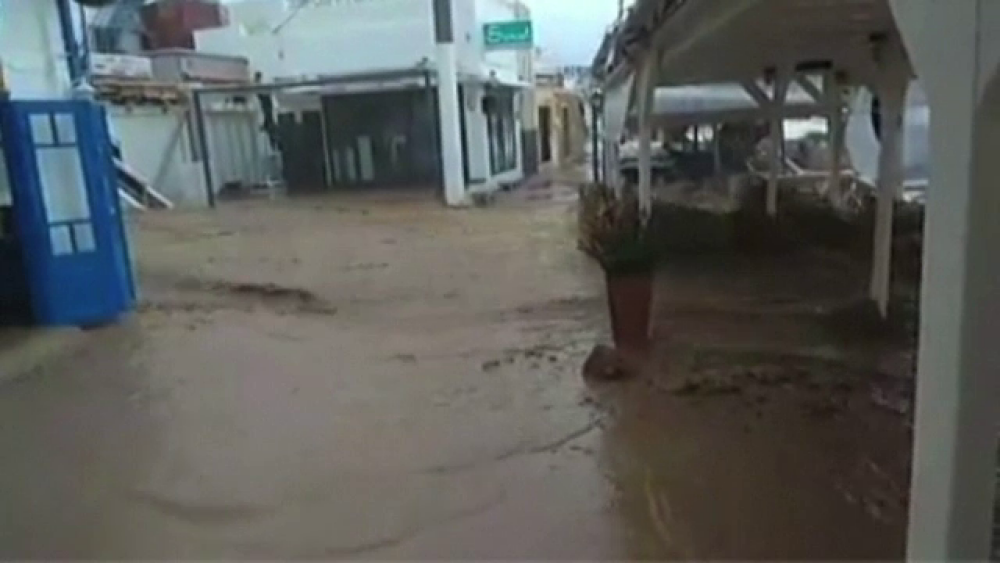 Stare de urgență în Creta. Drumuri şi poduri închise, din cauza inundațiilor - Imaginea 2