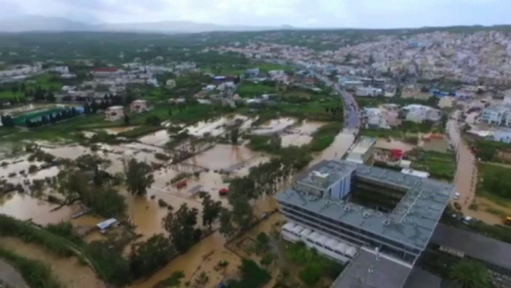 Stare de urgență în Creta. Drumuri şi poduri închise, din cauza inundațiilor - Imaginea 3