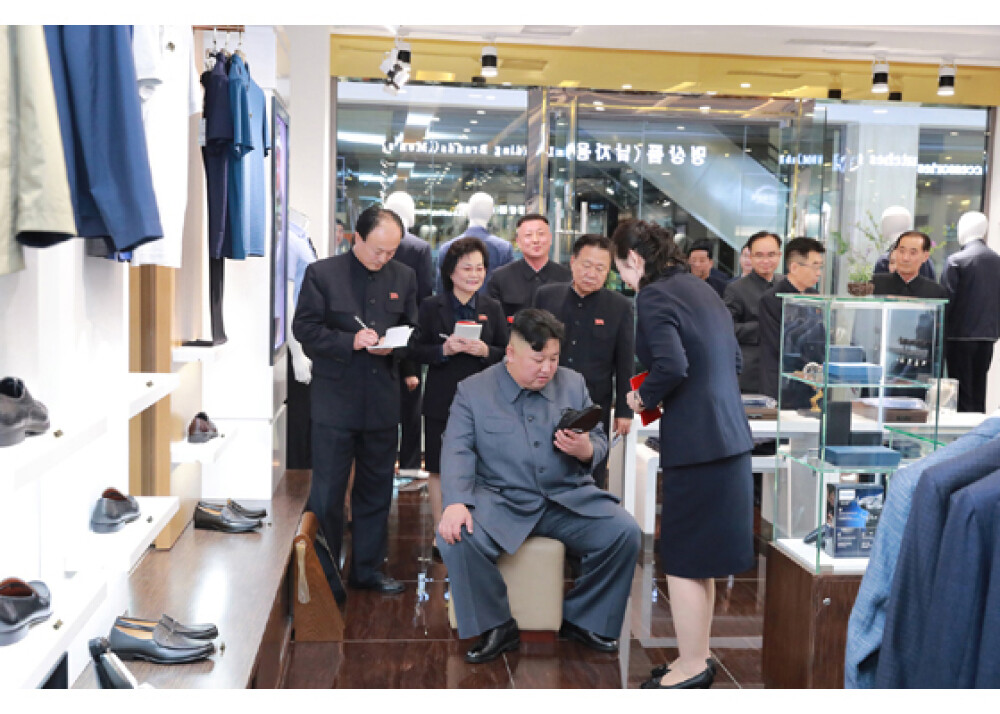 Reacția lui Kim Jong Un după ce a vizitat un mall în Coreea de Nord. FOTO - Imaginea 6