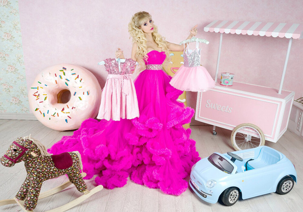 A investit 150000 euro pentru a deveni Barbie, dar spune că n-are prieteni. Cum arată tânăra - Imaginea 11