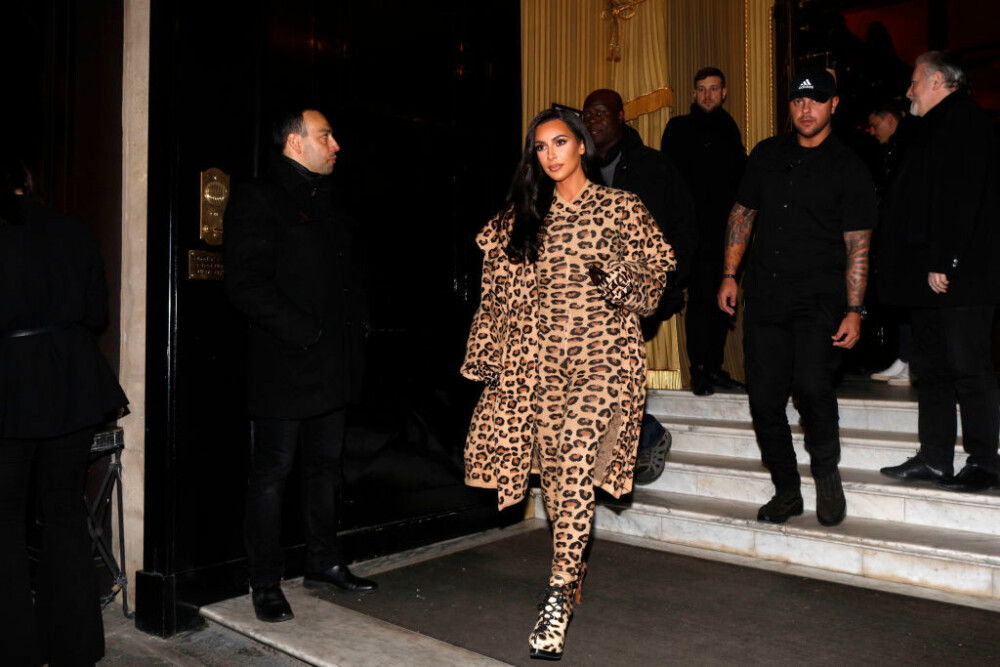 Kim Kardashian șochează cu o nouă rochie. Detaliul observat în poze. GALERIE FOTO - Imaginea 15