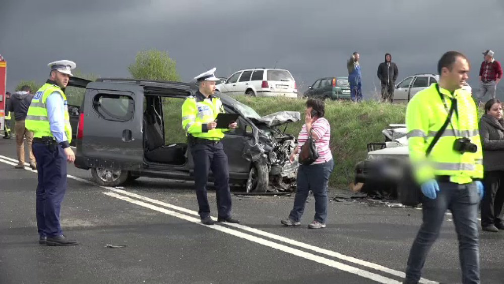 Doi morți după un impact frontal pe un drum din Alba. Accidentul, filmat cu camera de bord - Imaginea 1