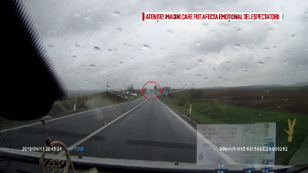 Doi morți după un impact frontal pe un drum din Alba. Accidentul, filmat cu camera de bord - Imaginea 8