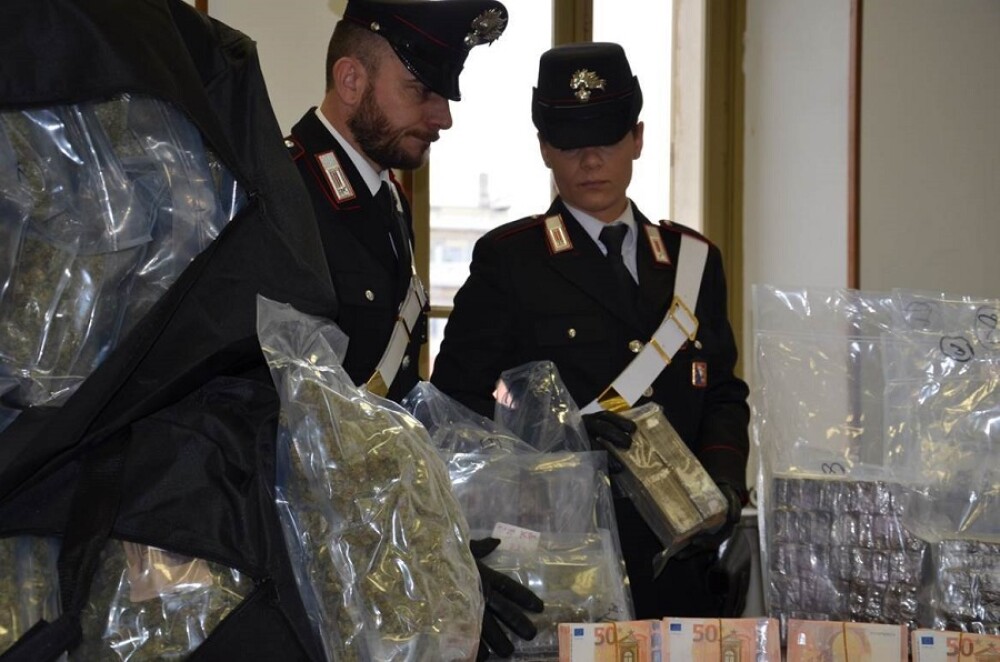 Captură de 500 kilograme de droguri în Italia. Au fost arestați 4 români - Imaginea 2