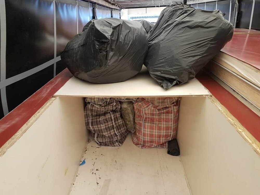Captură de 500 kilograme de droguri în Italia. Au fost arestați 4 români - Imaginea 3