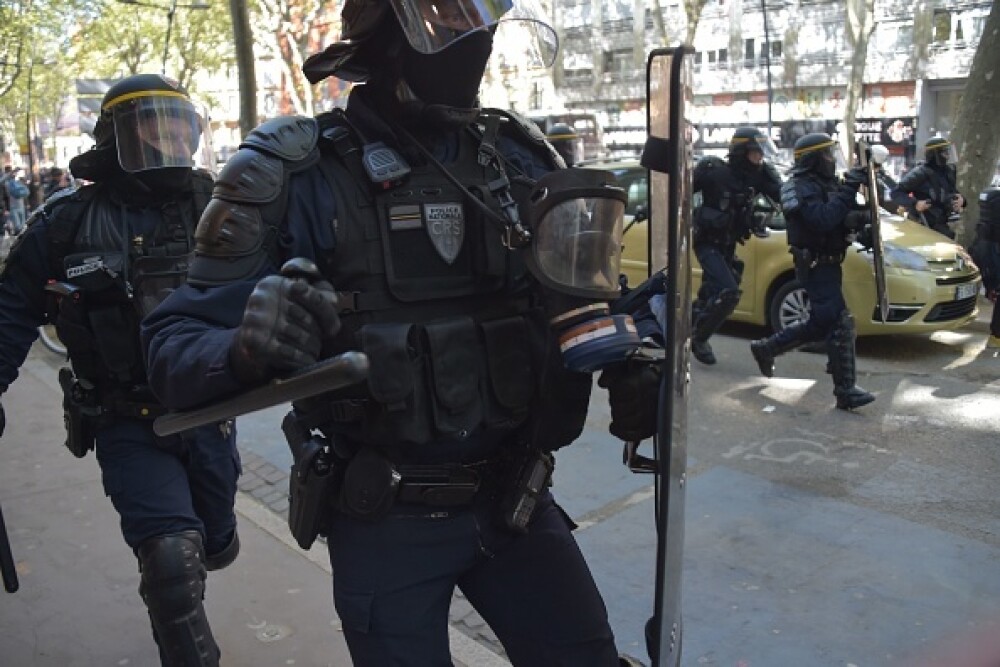 Violențe în Franța. Vestele galbene au provocat haos pe străzile din Toulouse. GALERIE FOTO - Imaginea 11