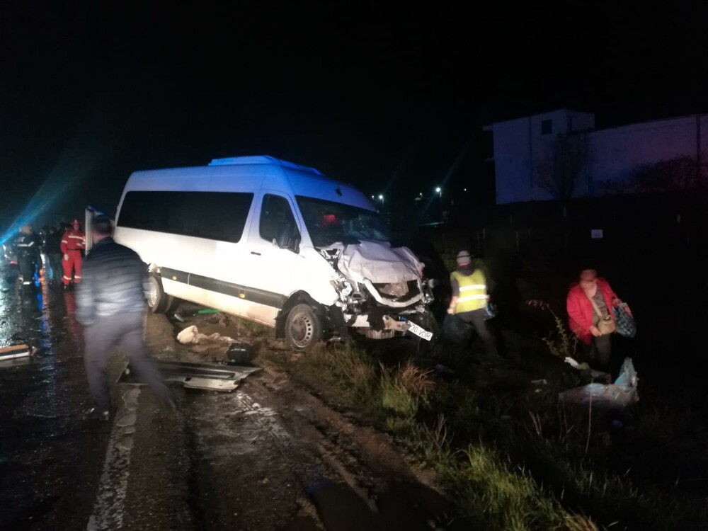 Accident cu două microbuze în județul Iași. Opt pasageri au ajuns la spital - Imaginea 7