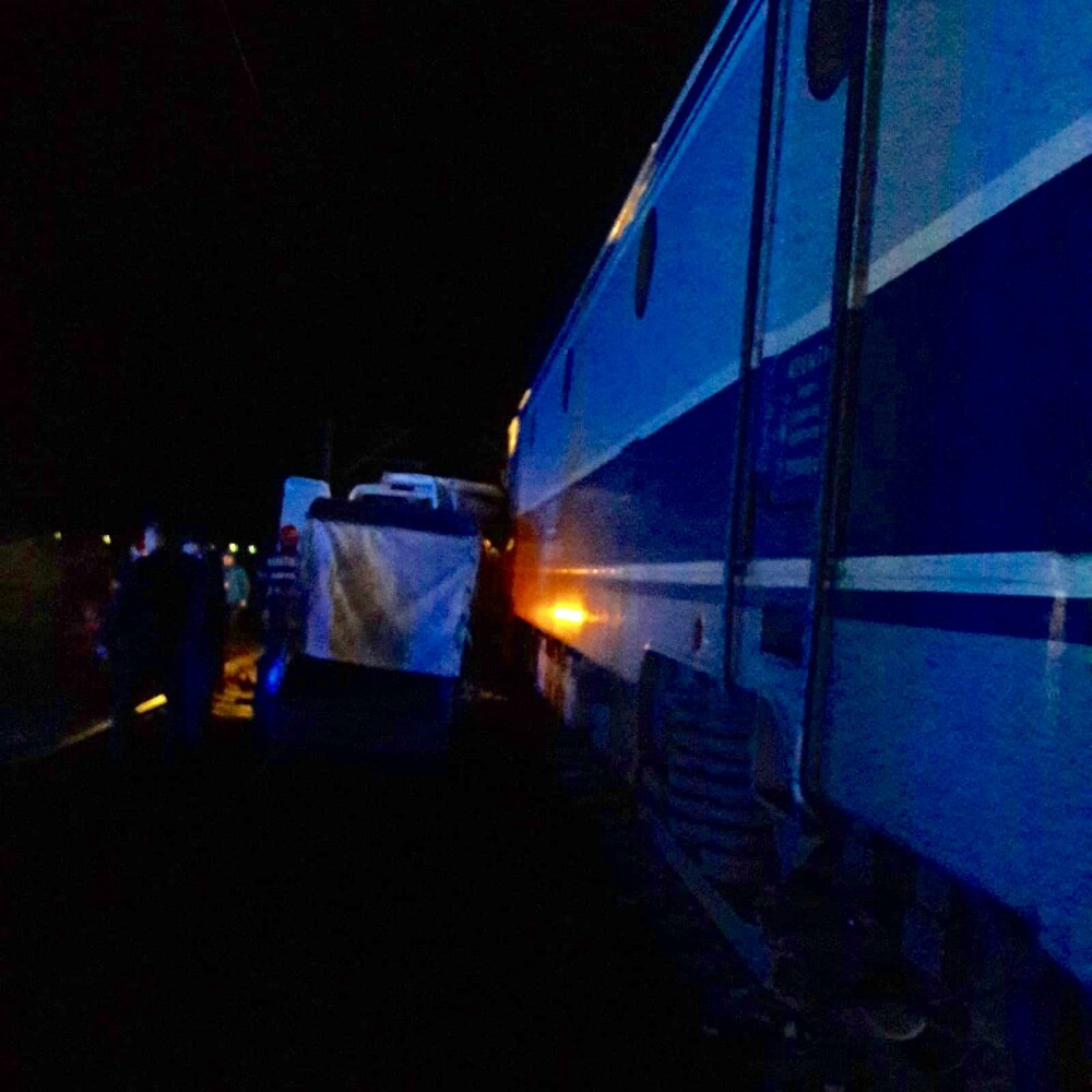 Accident cu 16 victime în Buzău, după ce trenul a lovit un microbuz. Planul Roşu, declanşat - Imaginea 1