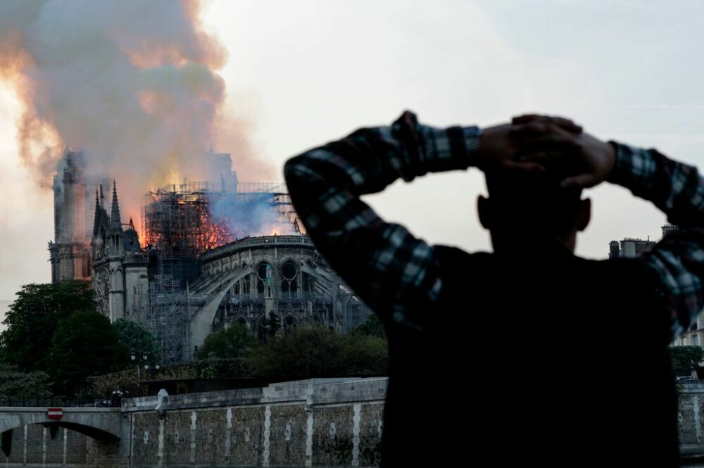 Incendiul de la Notre Dame. Emmanuel Macron promite reconstruirea catedralei în 5 ani - Imaginea 10