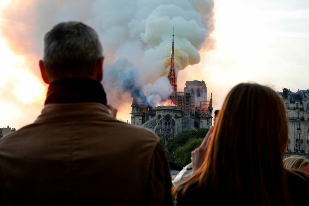 Incendiul de la Notre Dame. Emmanuel Macron promite reconstruirea catedralei în 5 ani - Imaginea 8