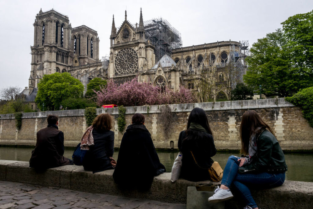 Incendiul de la Notre Dame. Emmanuel Macron promite reconstruirea catedralei în 5 ani - Imaginea 22