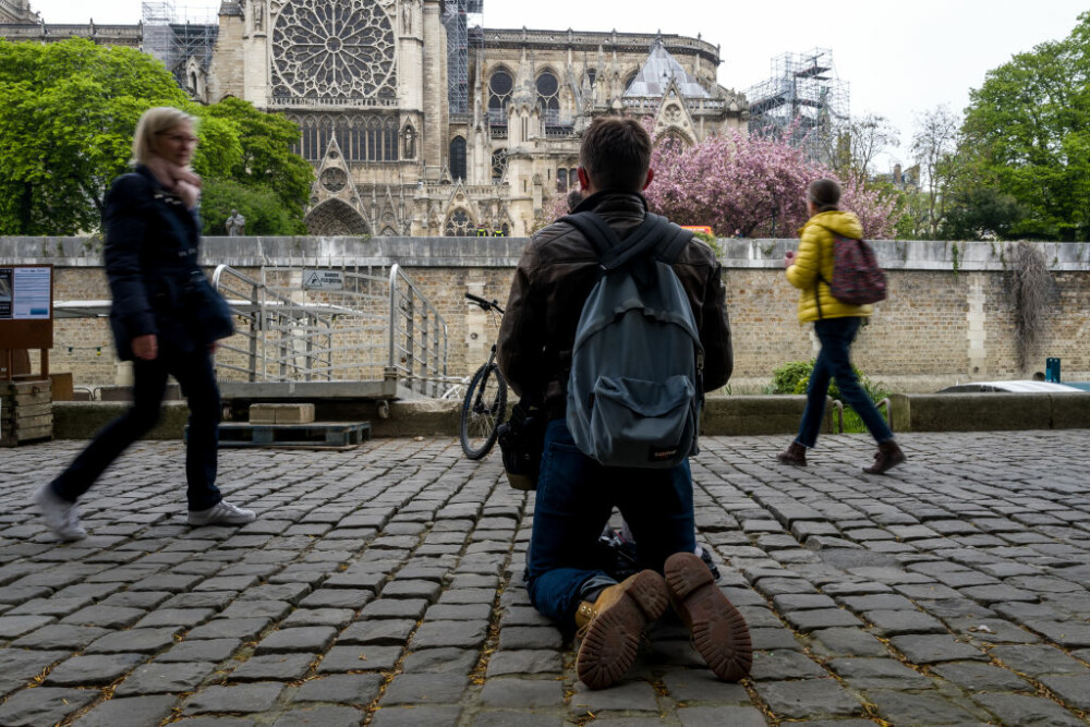 Incendiul de la Notre Dame. Emmanuel Macron promite reconstruirea catedralei în 5 ani - Imaginea 31
