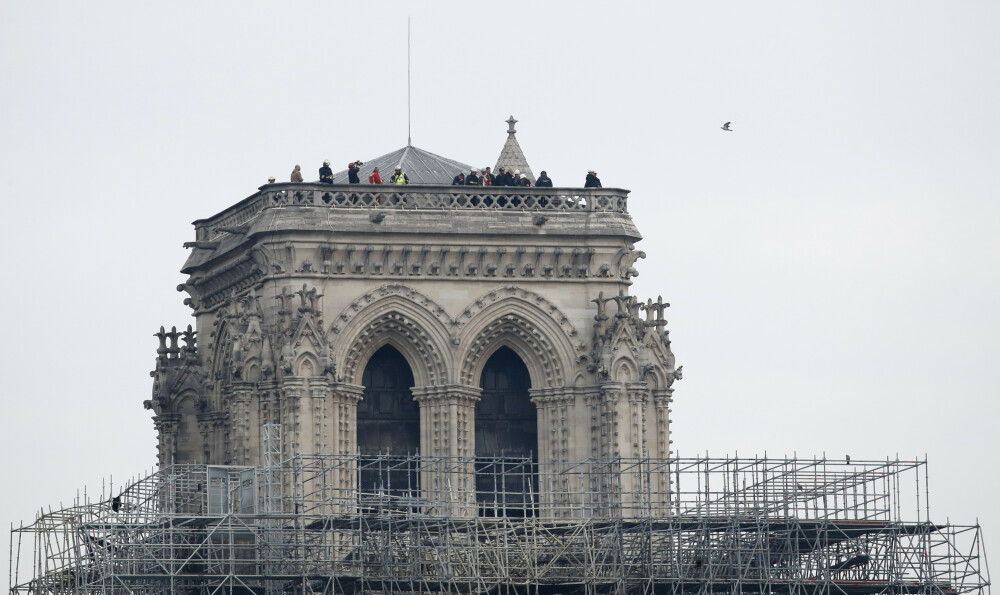 Imagini spectaculoase, filmate din dronă. VIDEO: cum arată acum catedrala Notre Dame - Imaginea 4