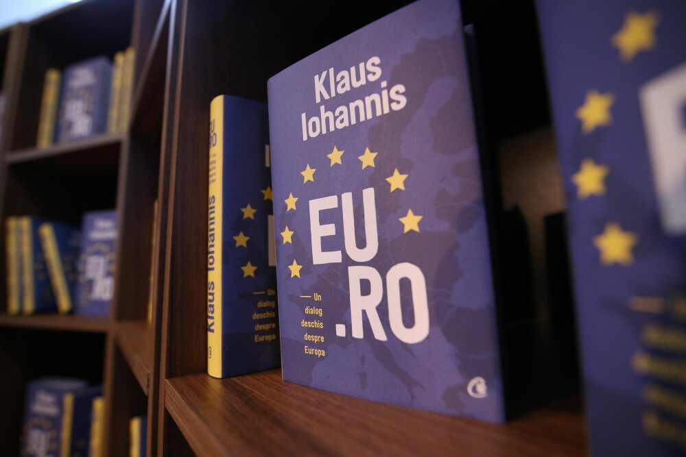 Klaus Iohannis şi-a lansat a 3-a carte: ”Ca să trăim bine, trebuie să muncim bine” - Imaginea 2