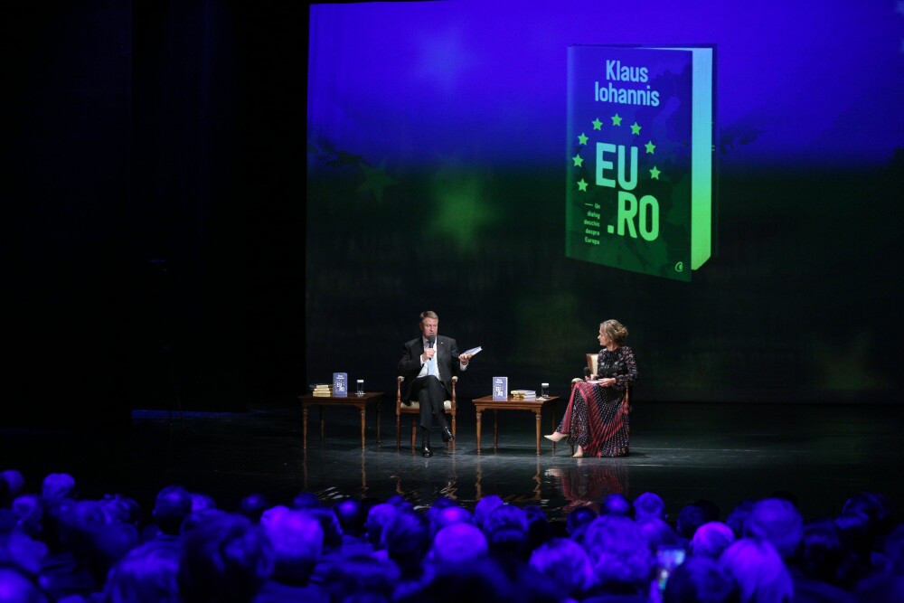 Klaus Iohannis şi-a lansat a 3-a carte: ”Ca să trăim bine, trebuie să muncim bine” - Imaginea 5