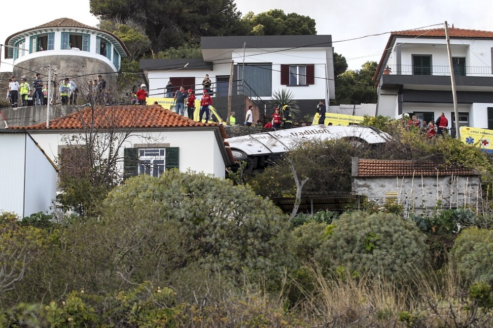 Accident de autobuz cu 28 de morţi, în Portugalia. Vehiculul s-a prăbuşit peste case - Imaginea 3