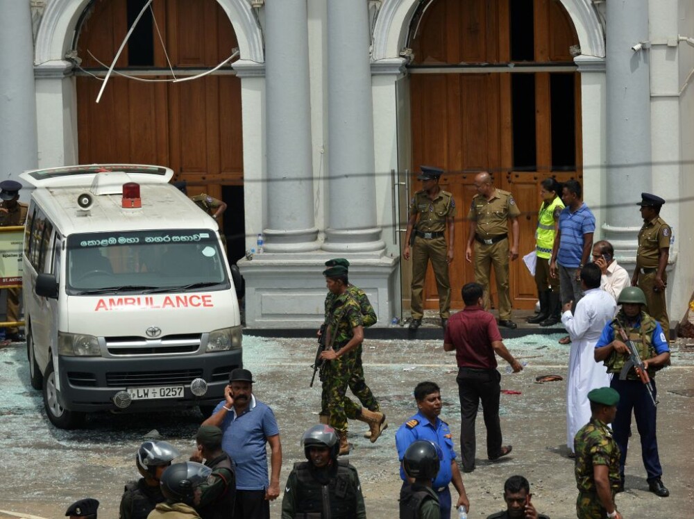 Atacuri în Sri Lanka: Peste 200 de morţi. Polițiști, uciși în timp ce erau pe urmele suspecților - Imaginea 6