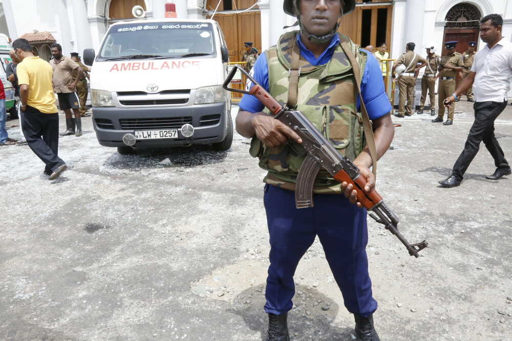 Atacuri în Sri Lanka: Peste 200 de morţi. Polițiști, uciși în timp ce erau pe urmele suspecților - Imaginea 10