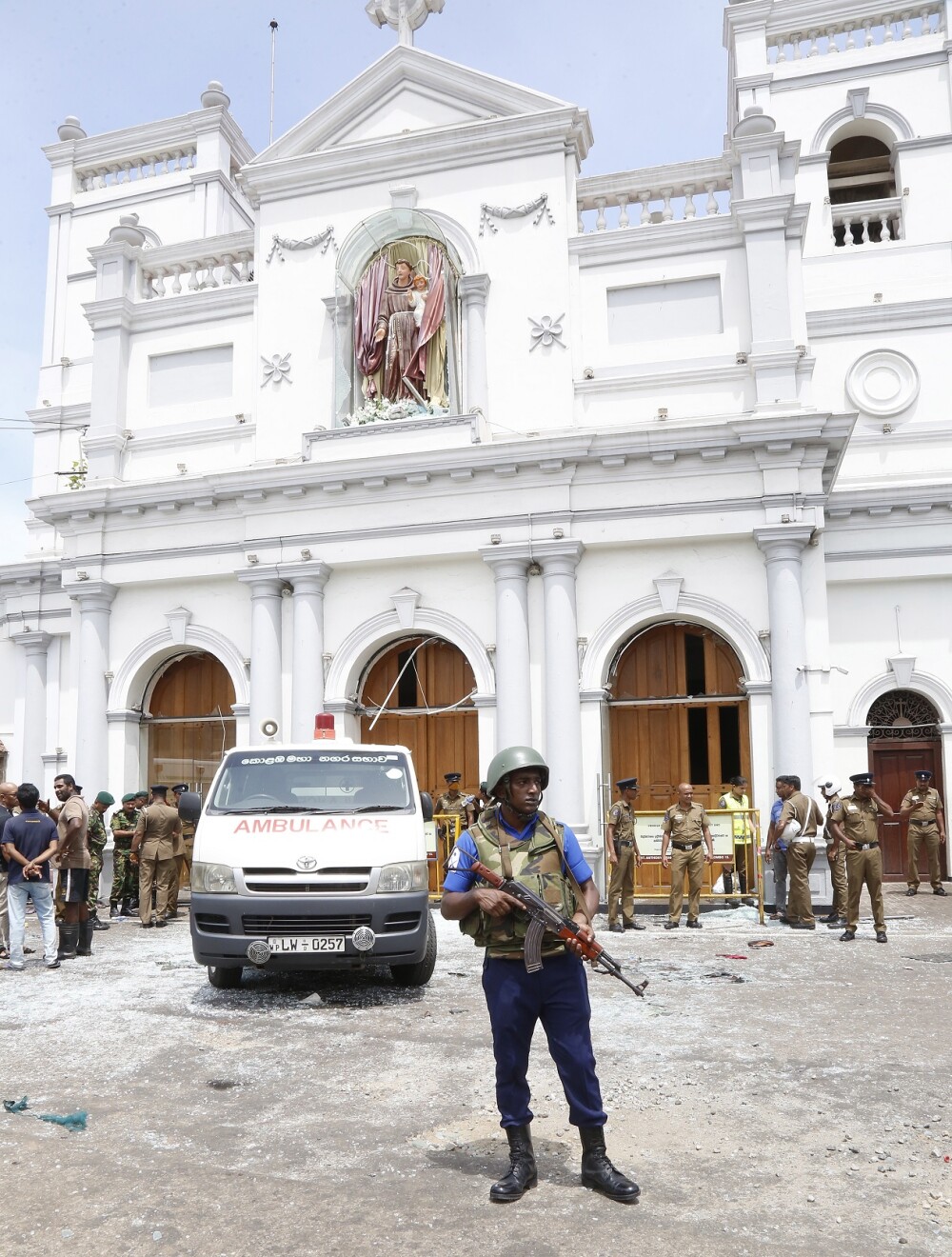 Atacuri în Sri Lanka: bilanţul a crescut la 359 de morţi. O nouă explozie în Colombo - Imaginea 5