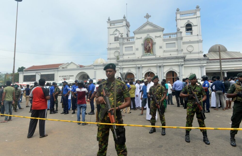 Atacuri în Sri Lanka: Peste 200 de morţi. Polițiști, uciși în timp ce erau pe urmele suspecților - Imaginea 2