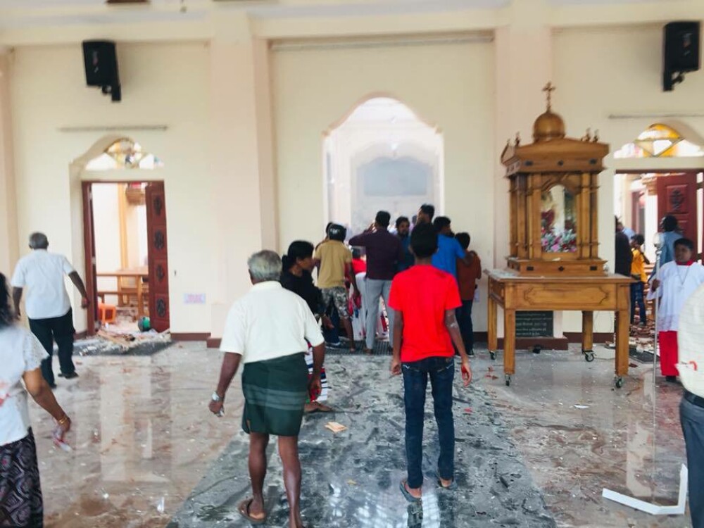 Mărturia unui preot, după atacul sângeros din Sri Lanka. „Zburau bucăți de carne” - Imaginea 2