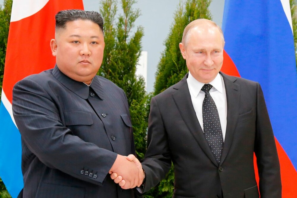 Gestul făcut de Vladimir Putin la întâlnirea istorică cu Kim Jong-un. VIDEO - Imaginea 1