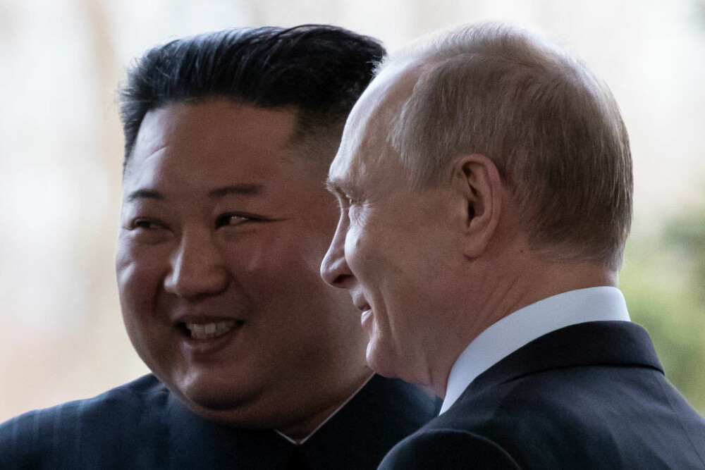 Gestul făcut de Vladimir Putin la întâlnirea istorică cu Kim Jong-un. VIDEO - Imaginea 11