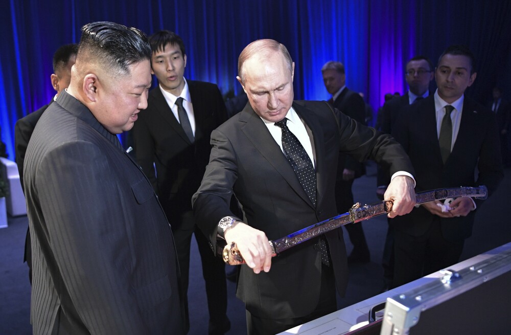 Ce cadouri și-au oferit unul altuia Vladimir Putin și Kim Jong-un. FOTO și VIDEO - Imaginea 2