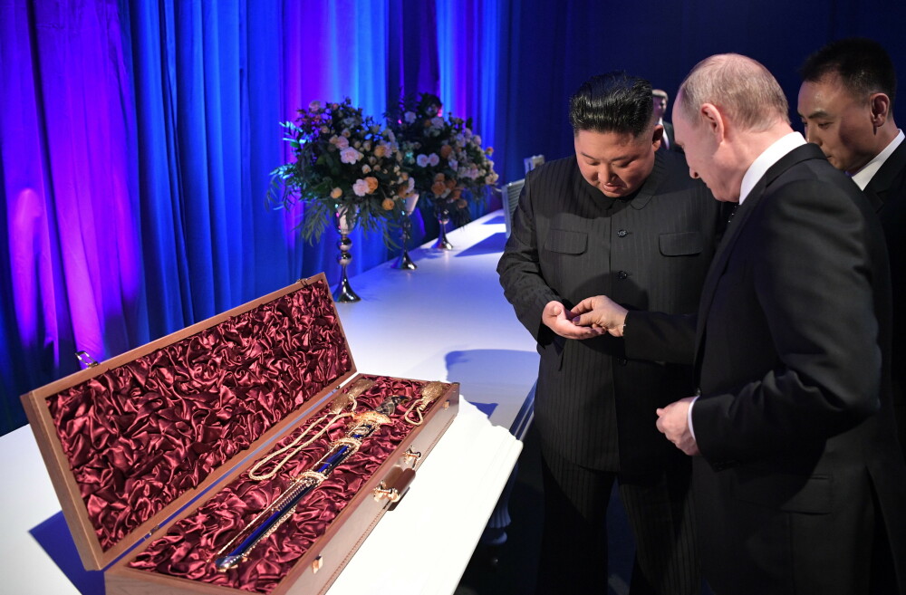 Ce cadouri și-au oferit unul altuia Vladimir Putin și Kim Jong-un. FOTO și VIDEO - Imaginea 4